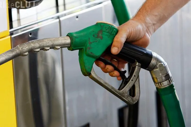 De când intră în vigoare supraacciza la carburanți. Cu cât cresc prețurile la pompă
