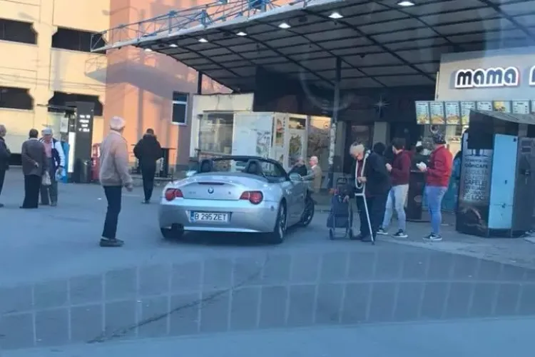 ”Fast cocalaris” în Mănăștur. Parcare la geamul unui fast food - FOTO