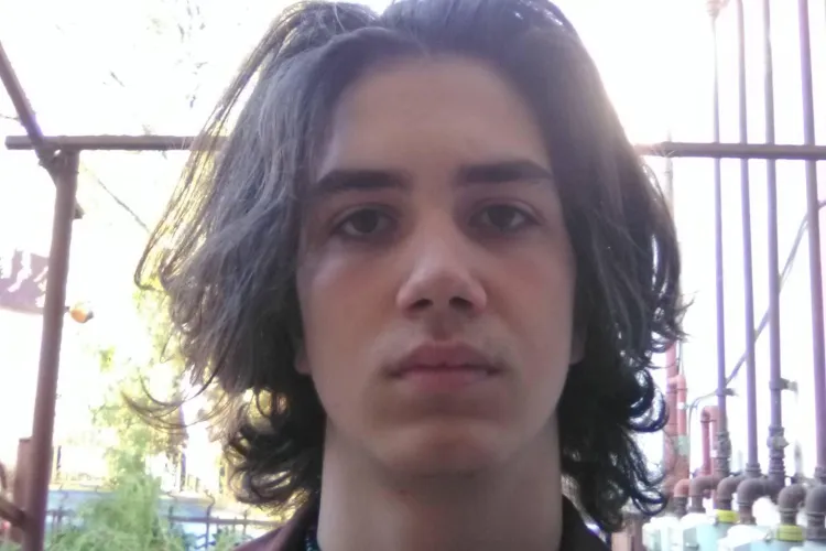 Reacția ministrului Educației, după ce mai mulți elevi clujeni au fost dați afară de la ore pentru că au părul lung