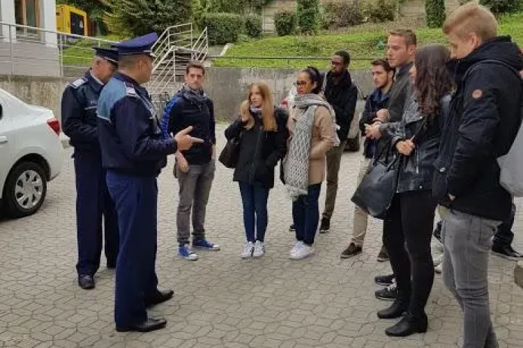 Polițiștii fac acțiuni în campusurile universitare din Cluj. Care sunt recomandările oamenilor legii pentru studenți