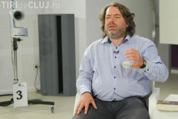 Senatorul Mihai Goțiu îi cere explicații ministrului Educației după ce mai mulți elevi clujeni au fost scoși de la ore pentru că au plete