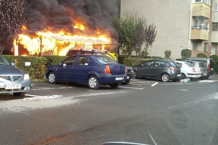 S-a aprins o ghenă de gunoi la Cluj - FOTO