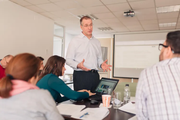 Banca Transilvania acordă 4 burse de câte 15.000 de euro la EMBA University of Hull