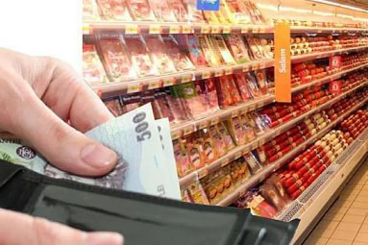 Scumpiri în lanț din 1 octombrie. Cresc prețurile la alimente, credite, gaze, energie și combustibili cresc simțitor