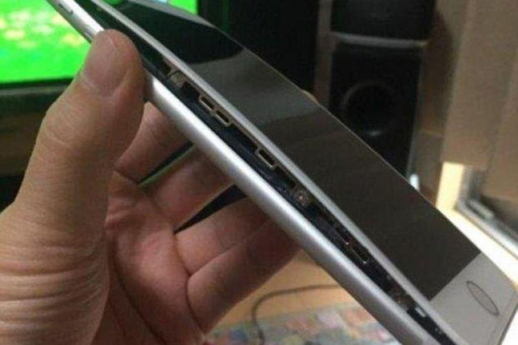 Probleme cu noul iPhone 8. Unor utilizatori le-au crăpat telefoanele în timp ce erau la încărcat