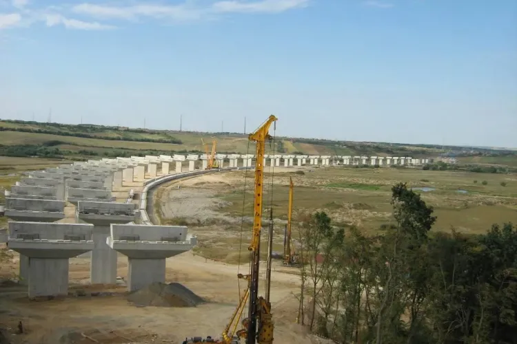 Marș ciclist pentru reluarea lucrărilor la Autostrada Transilvania