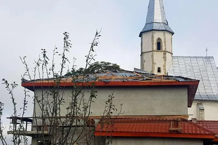 Familiile dintr-o localitate clujeană afectate de furtuna din septembrie, ajutate cu bani de la Consiliul Local