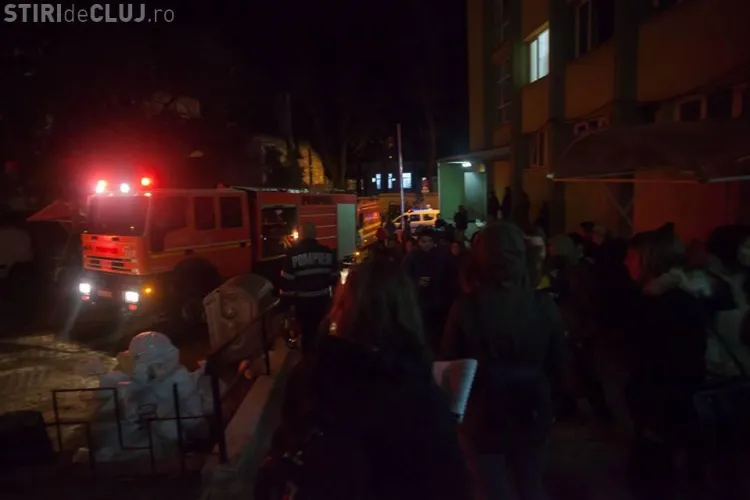Incendiu la căminul 14, din Hașdeu! Peste 160 de persoane au fost evacuate FOTO