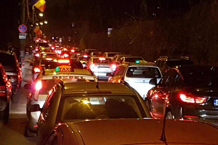 Cluj-Napoca: Cum mi-am petrecut seara de 1 Decembrie, în trafic pe strada Clinicilor - VIDEO