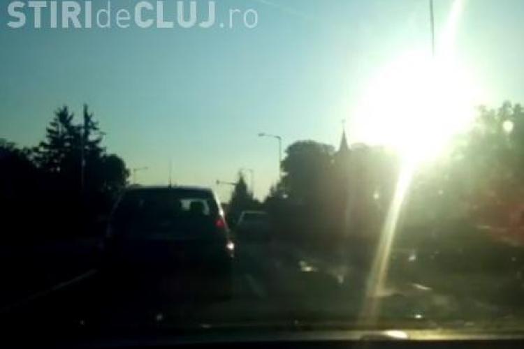 Un șofer le bate obrazul celor din Florești, care ocupă banda a doua - VIDEO