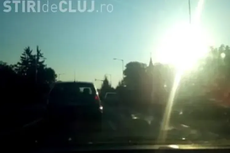 Un șofer le bate obrazul celor din Florești, care ocupă banda a doua - VIDEO