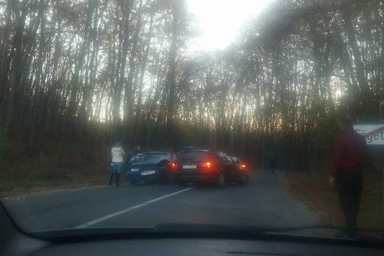 Accident cu trei mașini în Făget! - FOTO