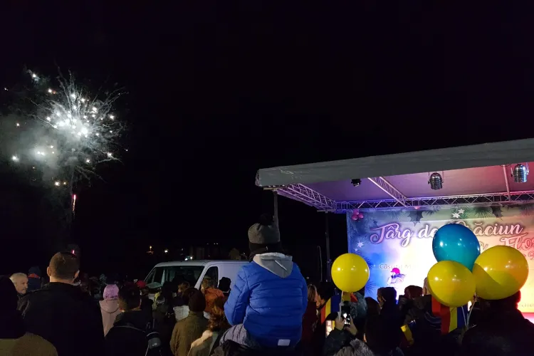Cum a fost focul de artificii de la Florești. A durat aproape 20 de minute - VIDEO