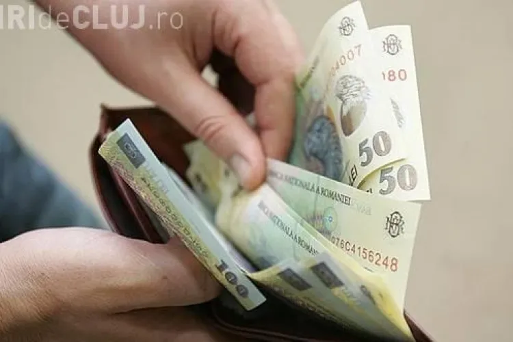 Cu cât cresc salariile după mutarea contribuțiilor de la angajator la salariat. Calcul făcut de cei de la Finanţe
