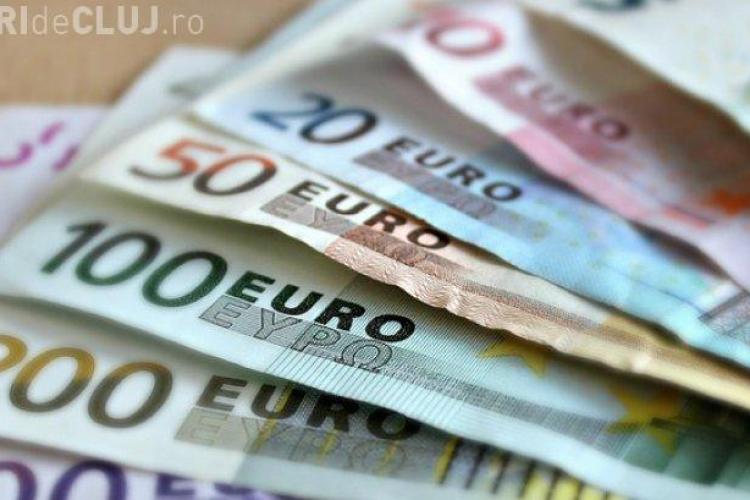 Joaca de-a economia. EURO a ajuns la un vârf de 4,63 de lei pe interbancar