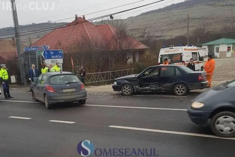 CLUJ: Accident cu patru victime la Jucu. Un șofer s-a izbit cu mașina de un alt participant la trafic VIDEO
