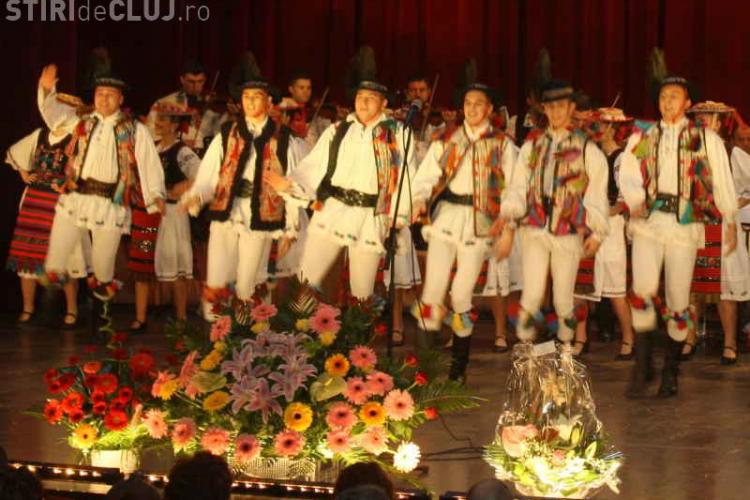 Spectacol folcloric "Toamna rapsodiilor” oferit de CTP Cluj