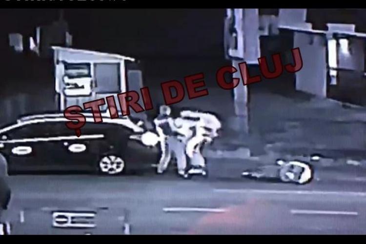 VIDEO - Bătaie lângă NOA. Un taximetrist a făcut KO doi bărbați - VIDEO / UPDATE: Taximetristul a fost arestat