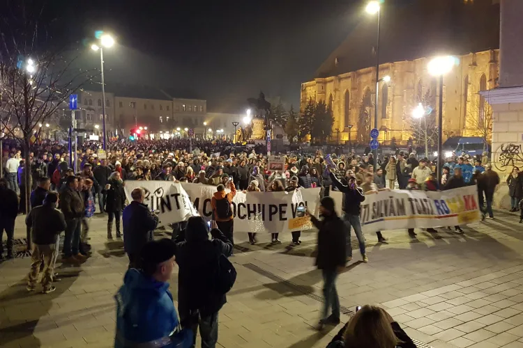 Protest la Cluj cu peste 5.000 de oameni. Marșul a mers prin Mărăști. Scandarea zilei - VIDEO