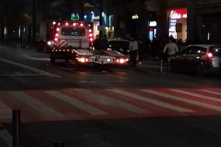 Taximetre lovite pe Memorandumului lângă banda dedicată autobuzelor - FOTO