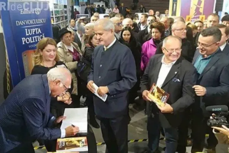 Scandal la Gaudeamus! Dan Voiculescu și-a lansata cartea cu circ uriaș - VIDEO