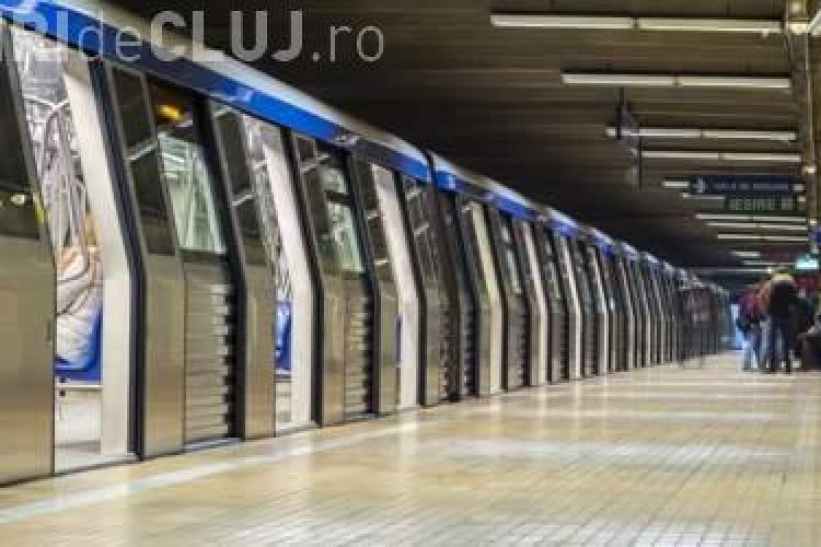 Isterie la metrou! Două femei amenințate că vor fi împinse pe șine