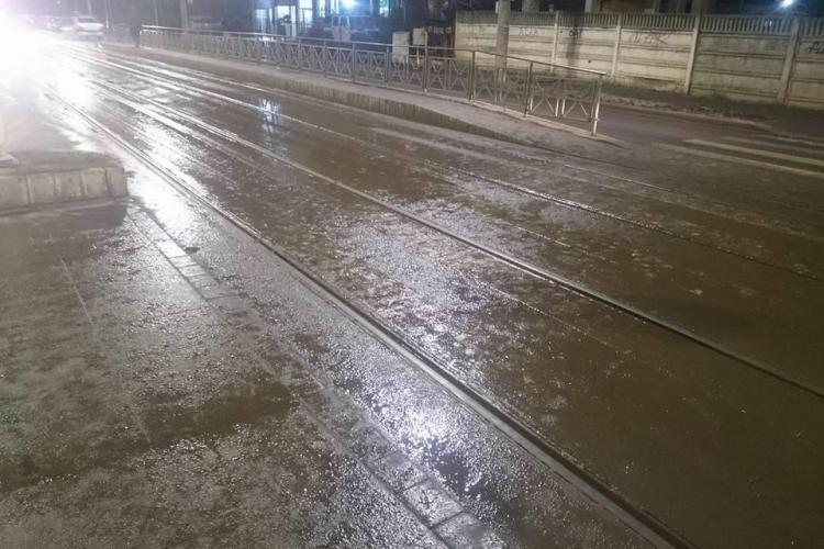 Mocirlă pe străzile Clujului: E mâzgă sau noroi? - FOTO
