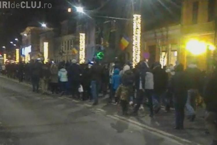 Un nou protest la Cluj! Aproape 2.000 de persoane au mărșăluit prin centrul orașului VIDEO