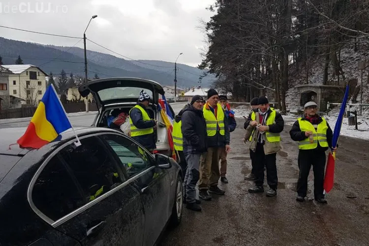 Clujenii care merg pe jos la București au trecut de Brașov. Gesturi MINUNATE pe drum - VIDEO 