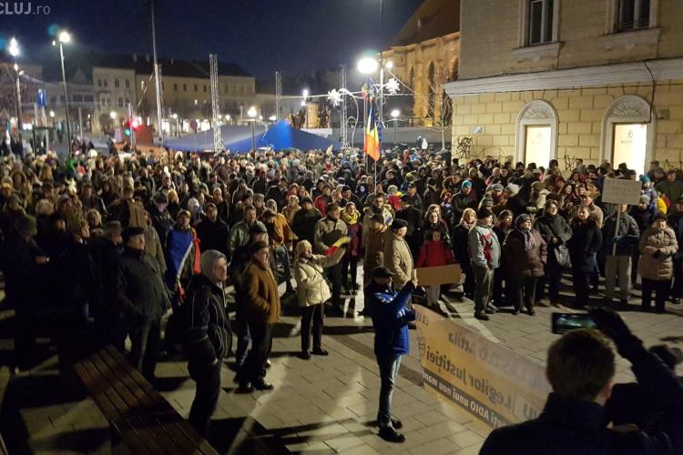 UPDATE: Peste 10.000 de oameni au protestat la Cluj-Napoca, sâmbătă seara - VIDEO