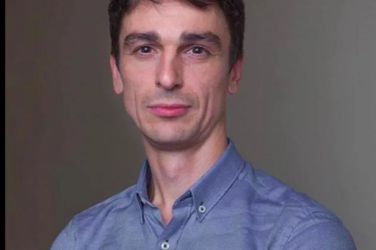 Deputat clujean lovit de mașină, în Mănăștur. Mergea cu bicicleta și