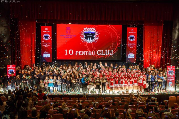 GAFĂ URIAȘĂ la Gala ”10 pentru Cluj 2017”. Elevii premiați în 2017 sunt ”aceiași” cu cei premiați în 2016