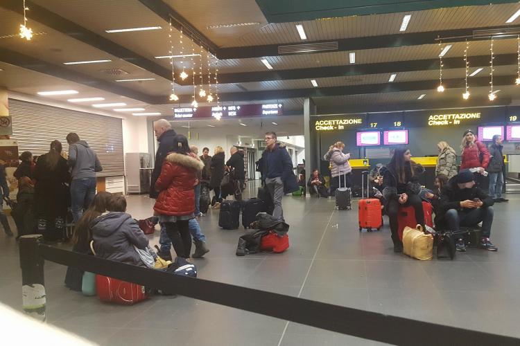 Zborul Bergamo - Cluj-Napoca, anulat. Prin ce au trecut pasagerii - VIDEO