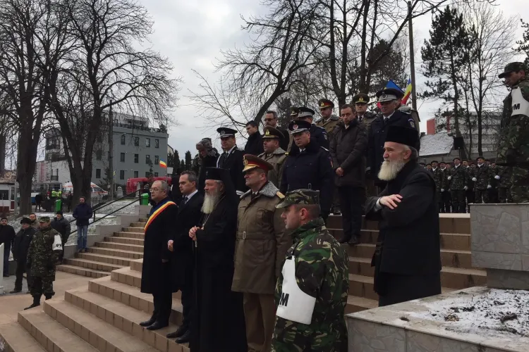 Martirii Revoluției, comemorați la Cluj-Napoca. Revoluționarii au venit cu mesaje de protest FOTO