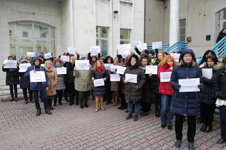 Protest la ITM Cluj, AJOFM și Casa de Pensii
