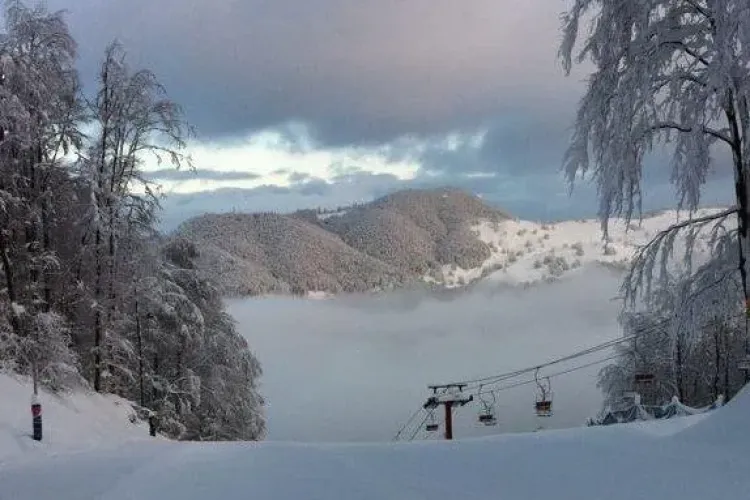 Iarnă superbă la Șuior! Sezonul de schi se deschide după Crăciun. Vezi ofertele