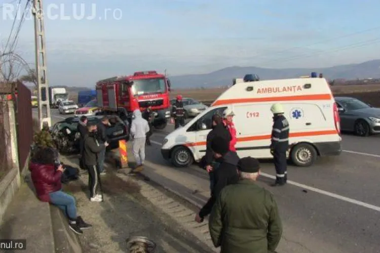 Accident cu 9 victime pe centura Gherla! Un șofer a intrat într-o depășire periculoasă fără să se asigure VIDEO