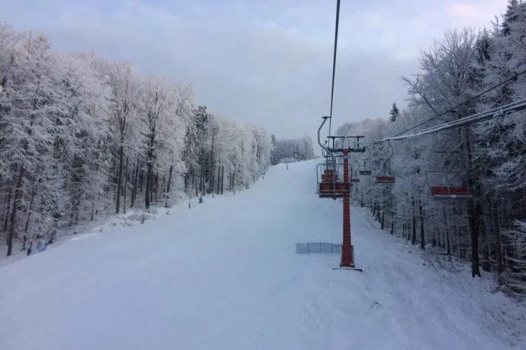 Schi la Șuior! Ofertă cu 25% reducere pentru luna martie la toate pachetele de schi