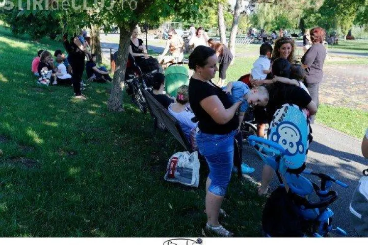 Proiect de lege: UNELE mame care alăptează în public pot fi amendate