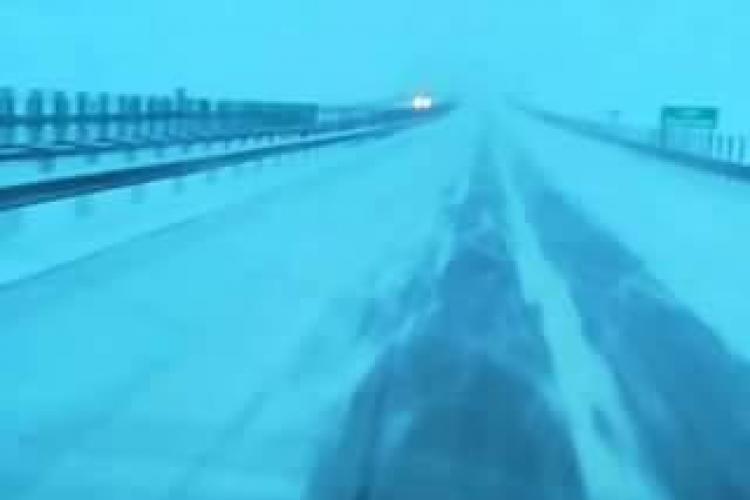 Reclamă că Autostrada Transilvania e înzăpezită, dar poate filma drumul cu telefonul?! - VIDEO
