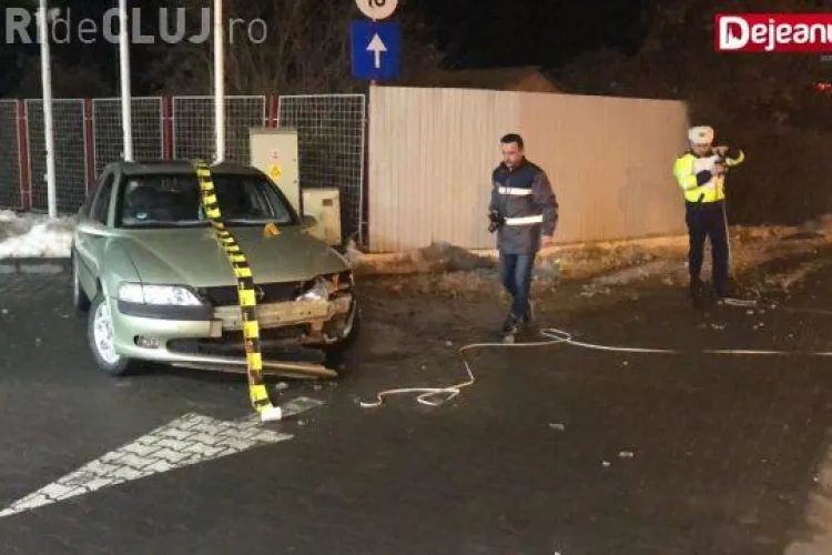 CLUJ: Accident cu o victimă la Dej. A femeie a fost lovită, pe trotuar, de o mașină scăpată de sub control VIDEO