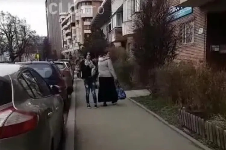 Scandal la farmacie, în Mărăști. Două femei de etnie romă au fost date afară după ce au fost prinse la furat VIDEO