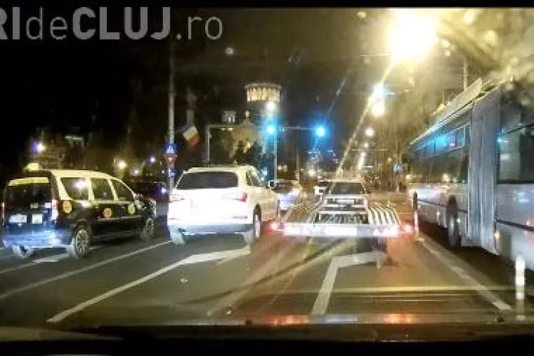 Accident LIVE lângă Teatru! Cine e de vină? - VIDEO