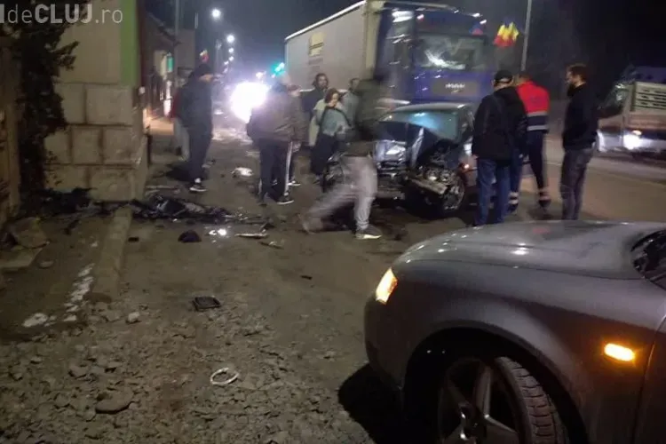 Accident în Florești! Un BMW a intrat într-o casă - FOTO