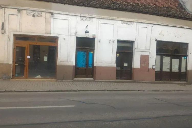 Localurile de pe Napoca dau faliment din cauza chiriei - FOTO