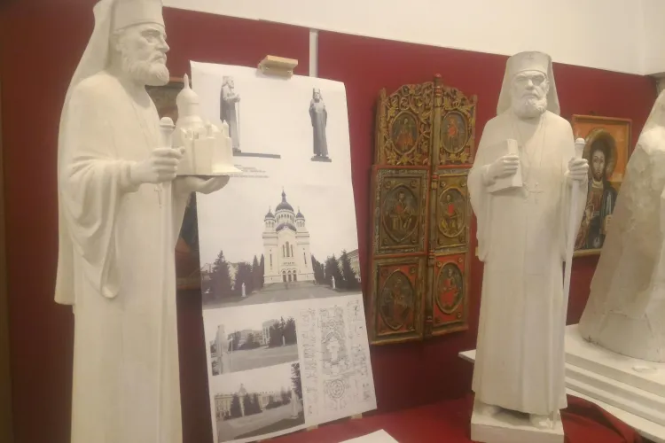 În Cluj se amplasează două statui ale unor preoți, cu ocazia Centenarului marii Uniri