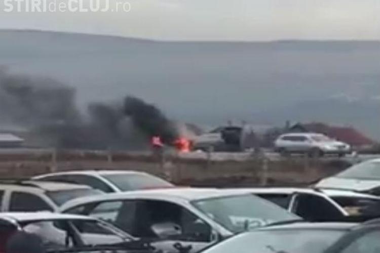 Mașină în flăcări, pe drumul Turda-Cluj VIDEO