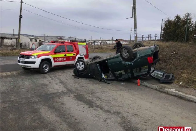 Accident cu o victimă, la ieșire din Apahida. Un șofer s-a răsturnat cu mașina VIDEO