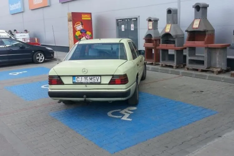 Cluj-Napoca: Amenzi de 4800 de lei pentru ocuparea parcările persoanelor cu dizabilități