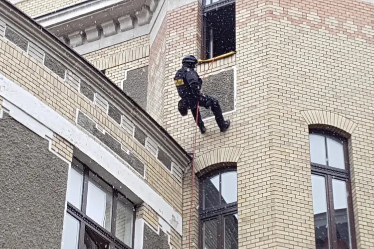 Ziua Poliției sărbătorită de la Cluj! Au fost demonstrații ale trupelor speciale SAS - VIDEO